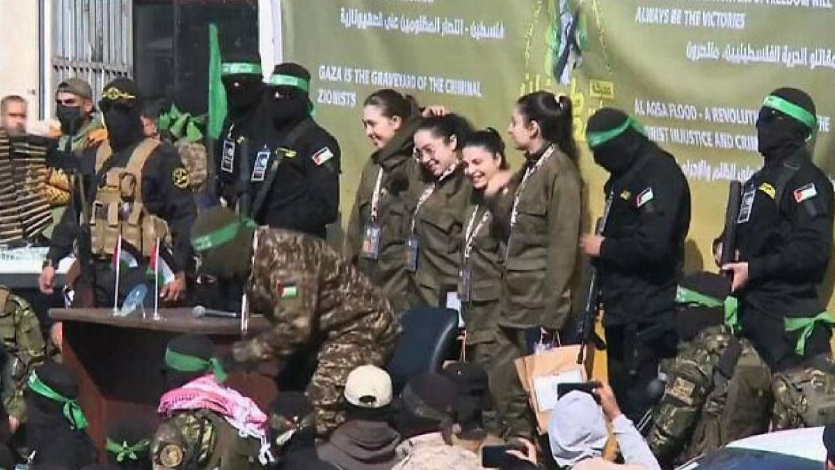 ХАМАС звільнив чотирьох ізраїльтянок ХАМАС звільнив чотирьох ізраїльтянок