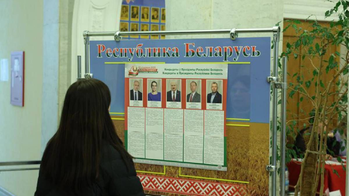 Лукашенко не посоромився приписати собі велику кількість голосів на виборах Лукашенко не посоромився приписати собі велику кількість голосів на виборах