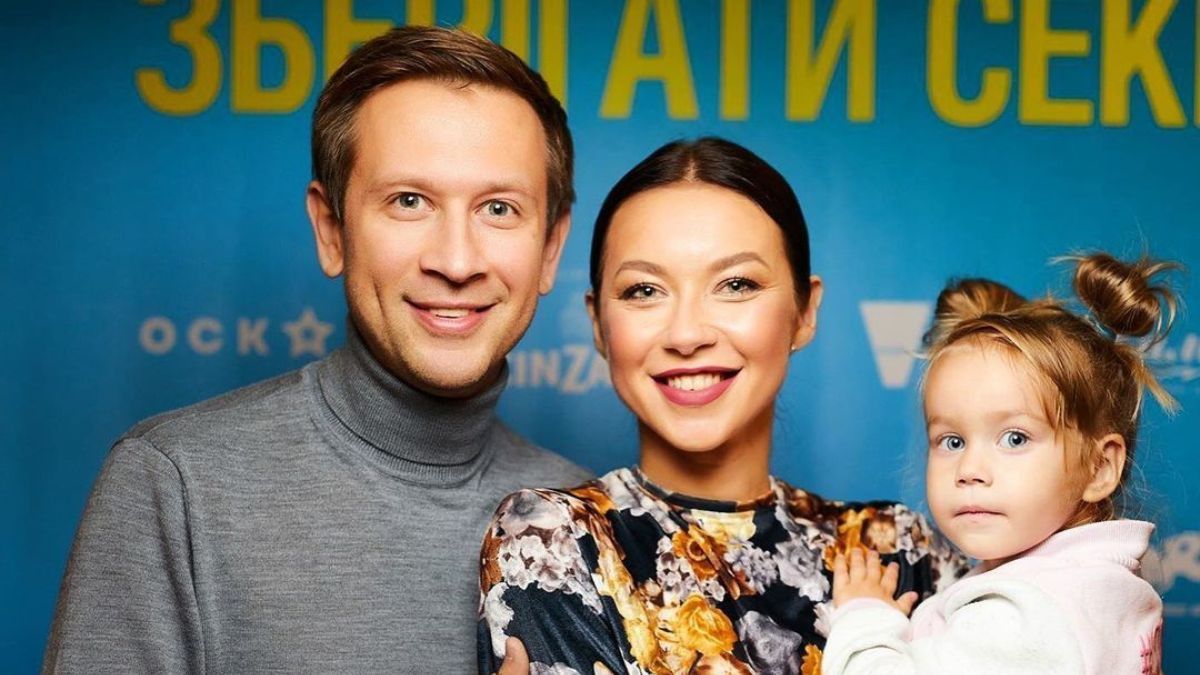 Дмитро Ступка та Поліна Логунова з донькою Дмитро Ступка та Поліна Логунова з донькою