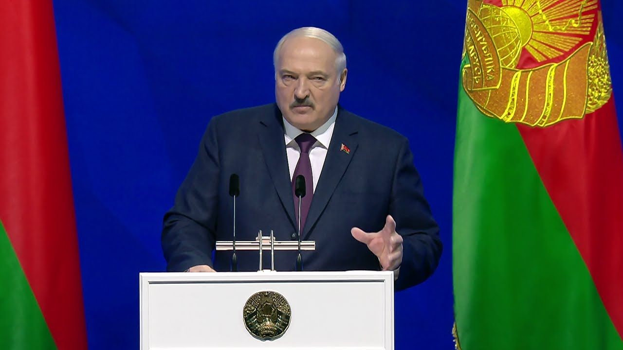 Лукашенко говорит, что Великобританией руководят ее "бывшие подчиненные" Лукашенко говорит, что Великобританией руководят ее "бывшие подчиненные"