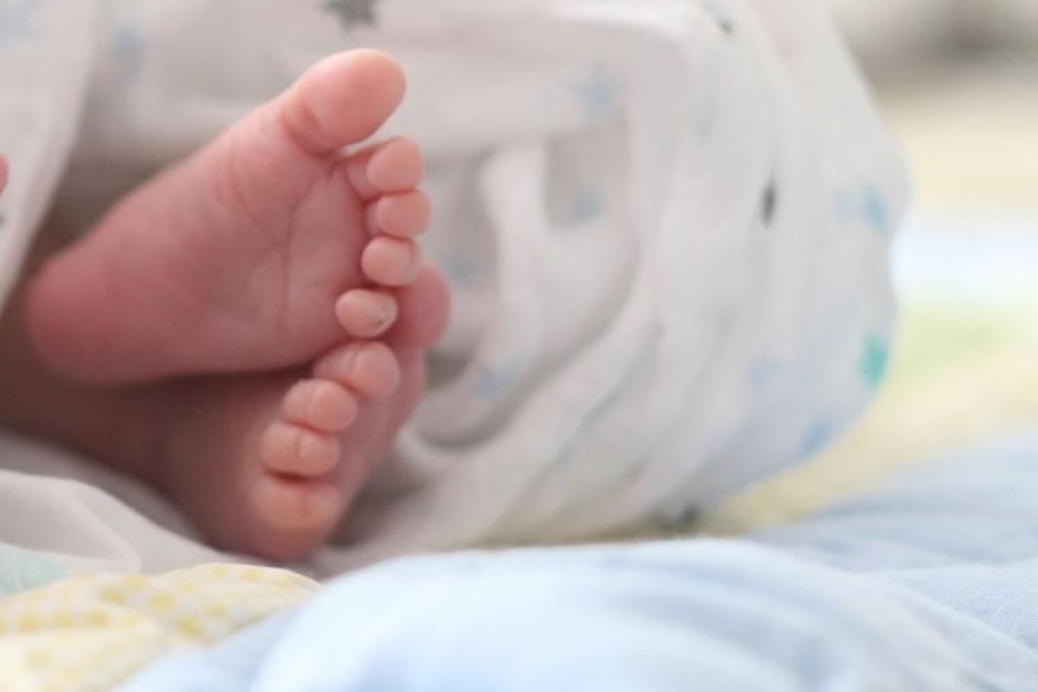 На Дніпропетровщині 16-річна дівчина народила третю дитину у кареті швидкої допомоги - 24 Канал На Дніпропетровщині 16-річна дівчина народила третю дитину у кареті швидкої допомоги - 24 Канал