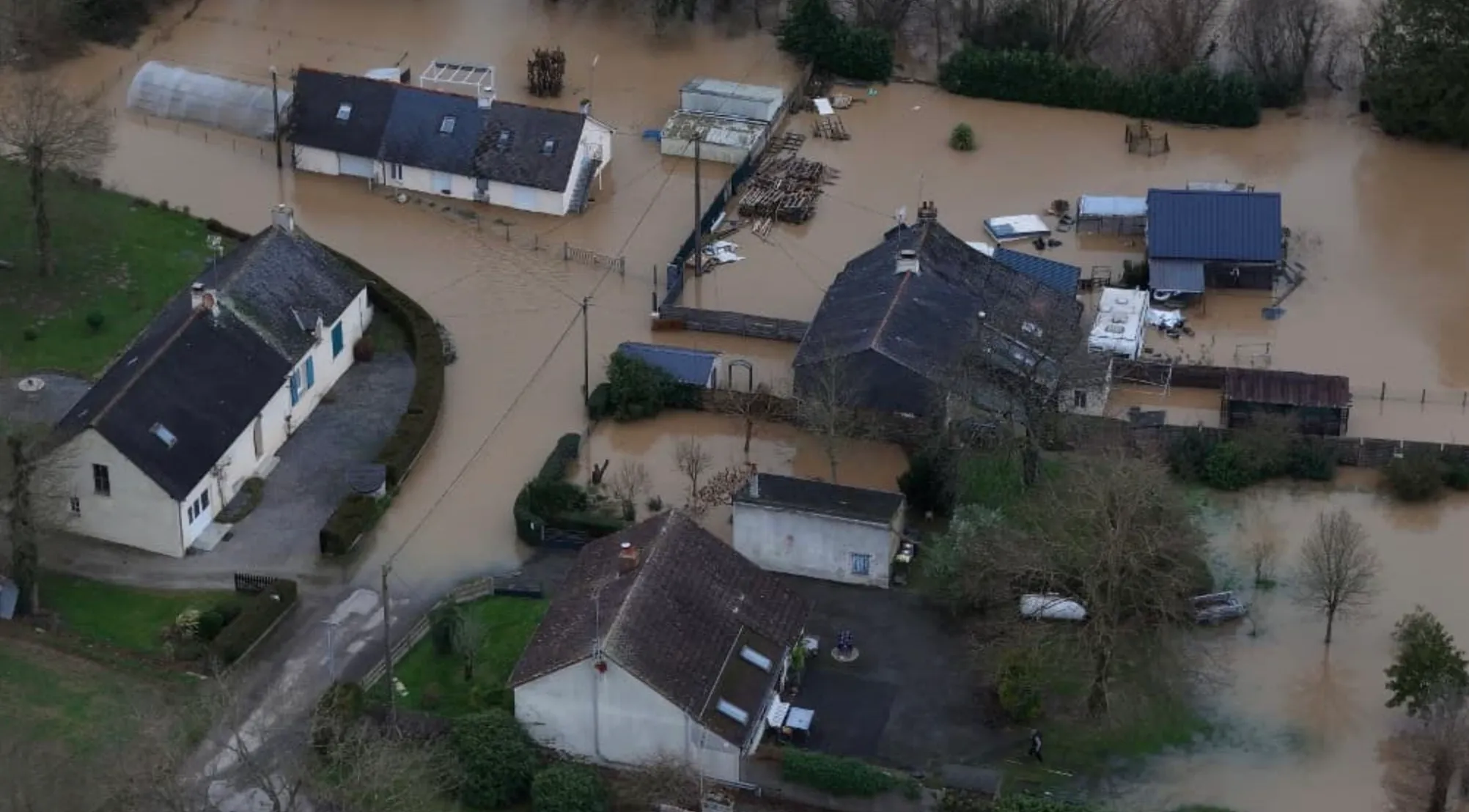 Наводнения на западе Франции наводнения на западе Франции Наводнения на западе Франции наводнения на западе Франции