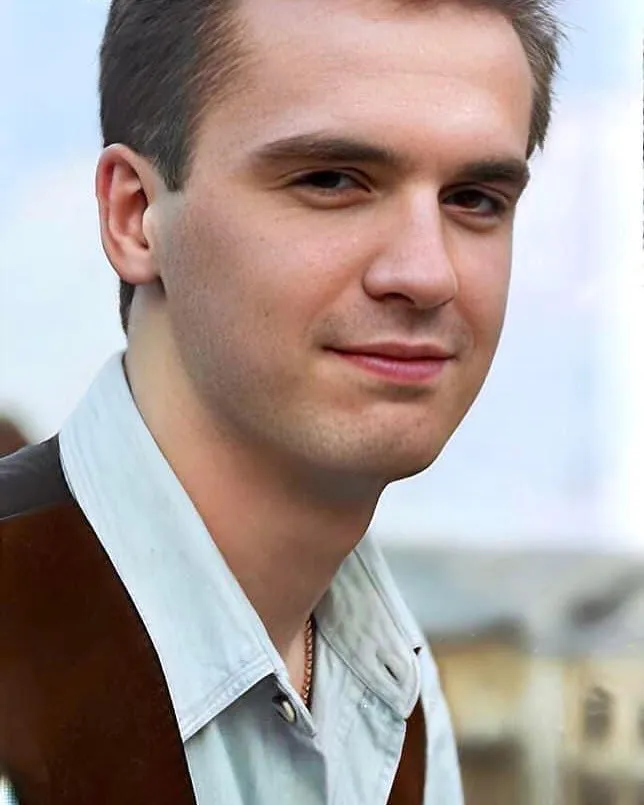 Олександр Пономарьов у молоді роки Олександр Пономарьов у молоді роки