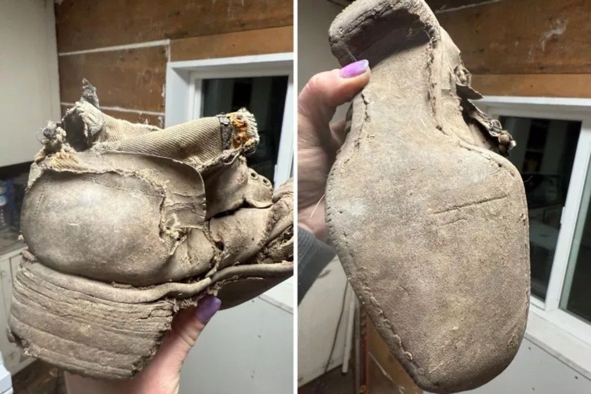 Родина знайшла старий черевик під будинком Родина знайшла старий черевик під будинком