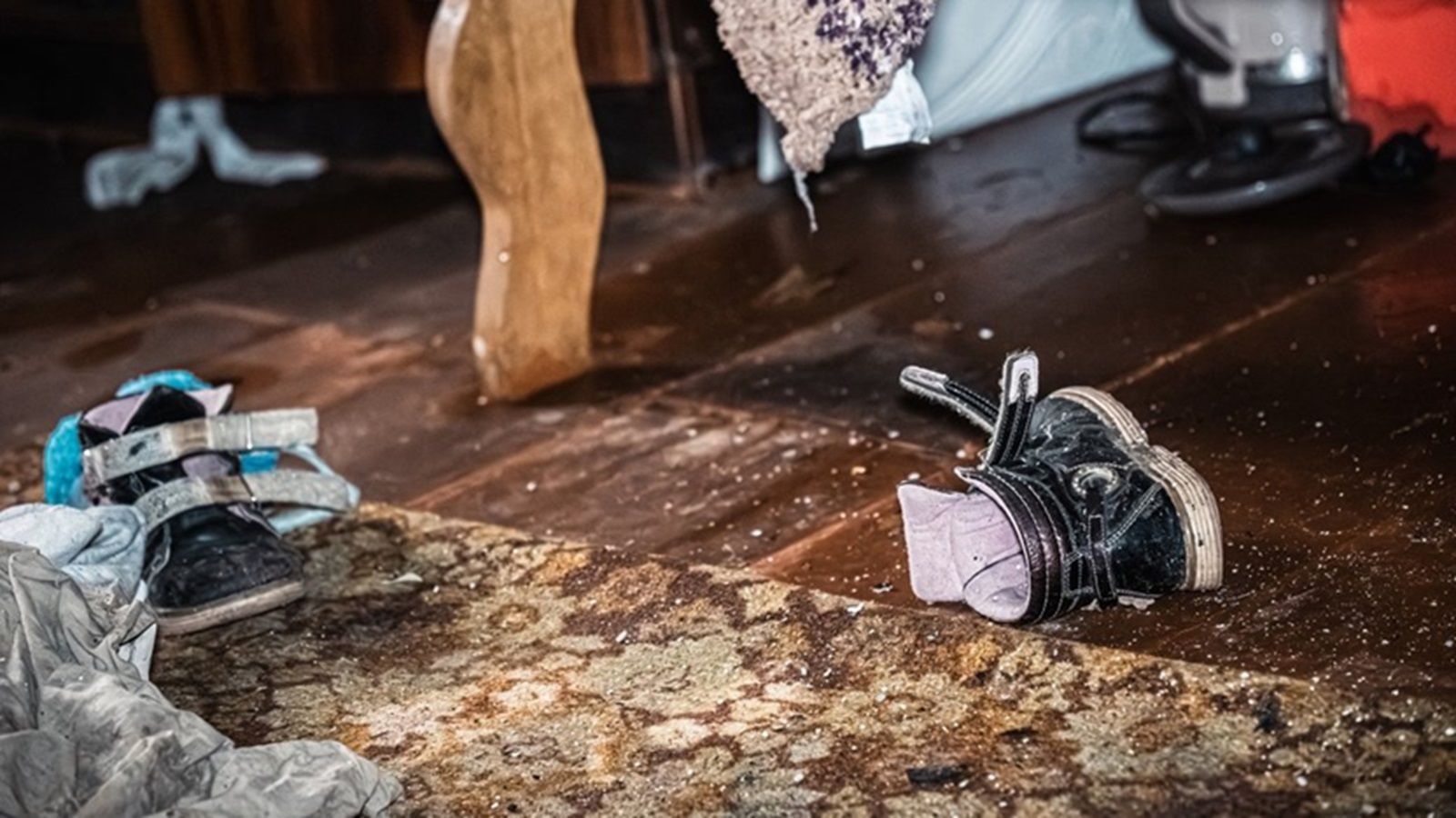 Трагедія на Хмельниччині: у реанімації померло немовля, якого врятували з пожежі - 24 Канал Трагедія на Хмельниччині: у реанімації померло немовля, якого врятували з пожежі - 24 Канал