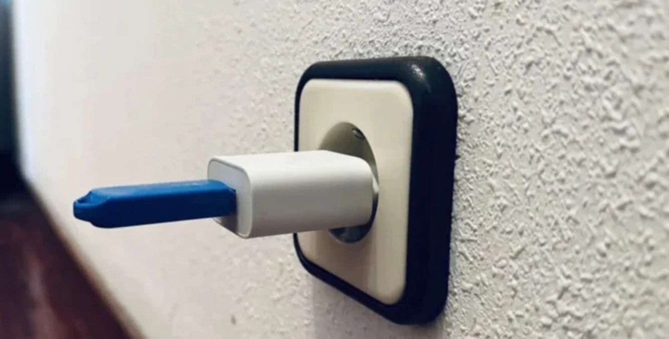 Що буде, якщо підключити флешку до зарядки Що буде, якщо підключити флешку до зарядки