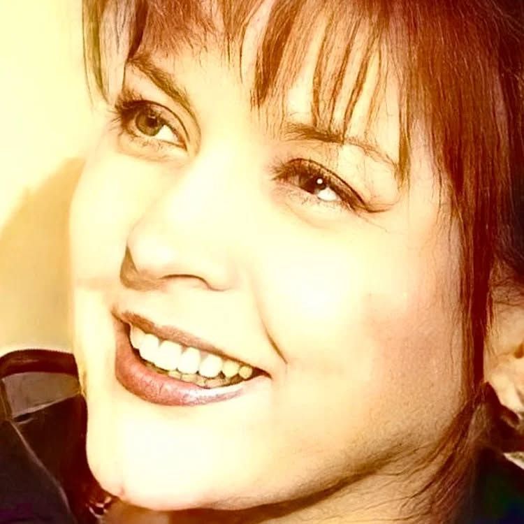 Який мала вигляд Лілія Сандулесу у молодості та зараз