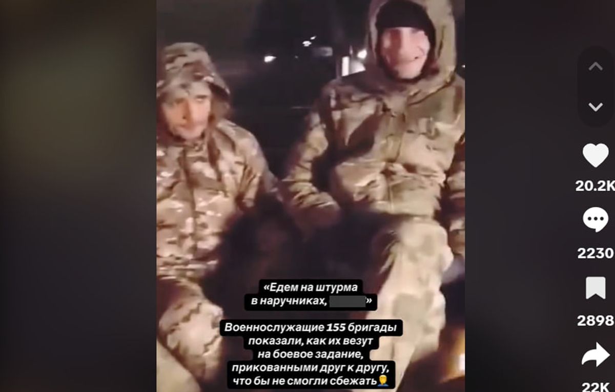 Скандал із 155 бригадою - росіяни виклали відео у кайданках, але це фейк - 24 Канал Скандал із 155 бригадою - росіяни виклали відео у кайданках, але це фейк - 24 Канал