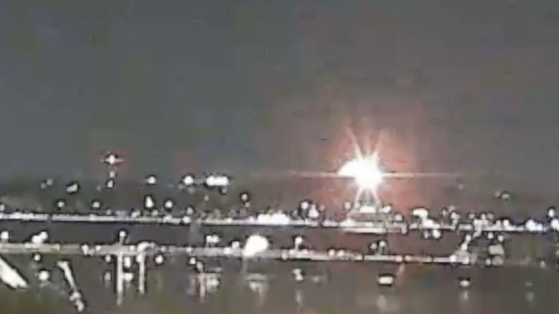 Літак і вертоліт, які розбились у США, могли впасти в річку, – NBC - 24 Канал Літак і вертоліт, які розбились у США, могли впасти в річку, – NBC - 24 Канал