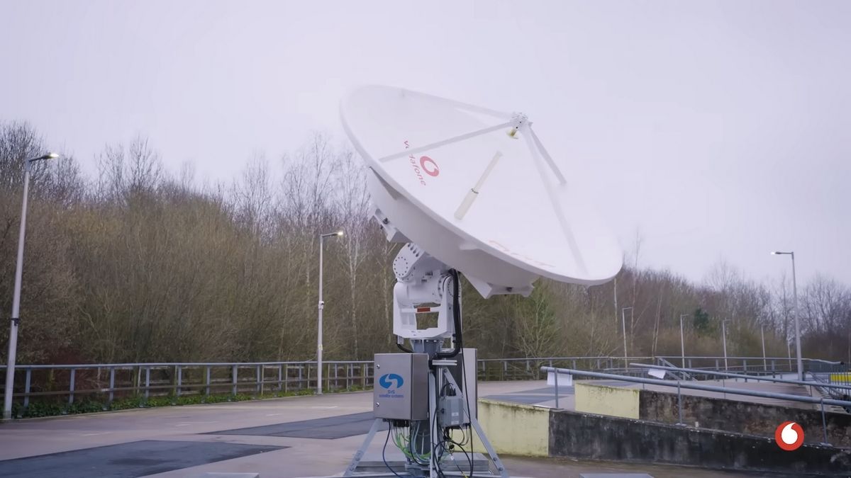 Vodafone осуществляет видеозвонок с помощью спутника и обычного смартфона Vodafone осуществляет видеозвонок с помощью спутника и обычного смартфона