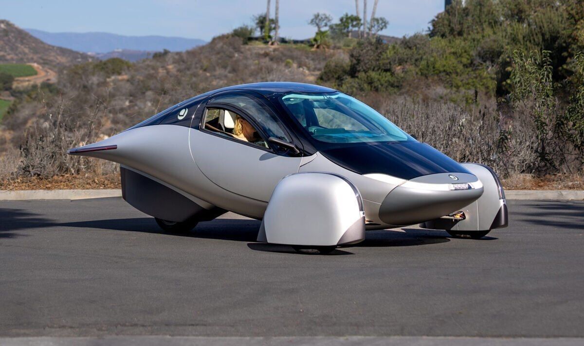 У США створили електромобіль на сонячних батареях, який може їхати без зарядки - Тренди У США створили електромобіль на сонячних батареях, який може їхати без зарядки - Тренди