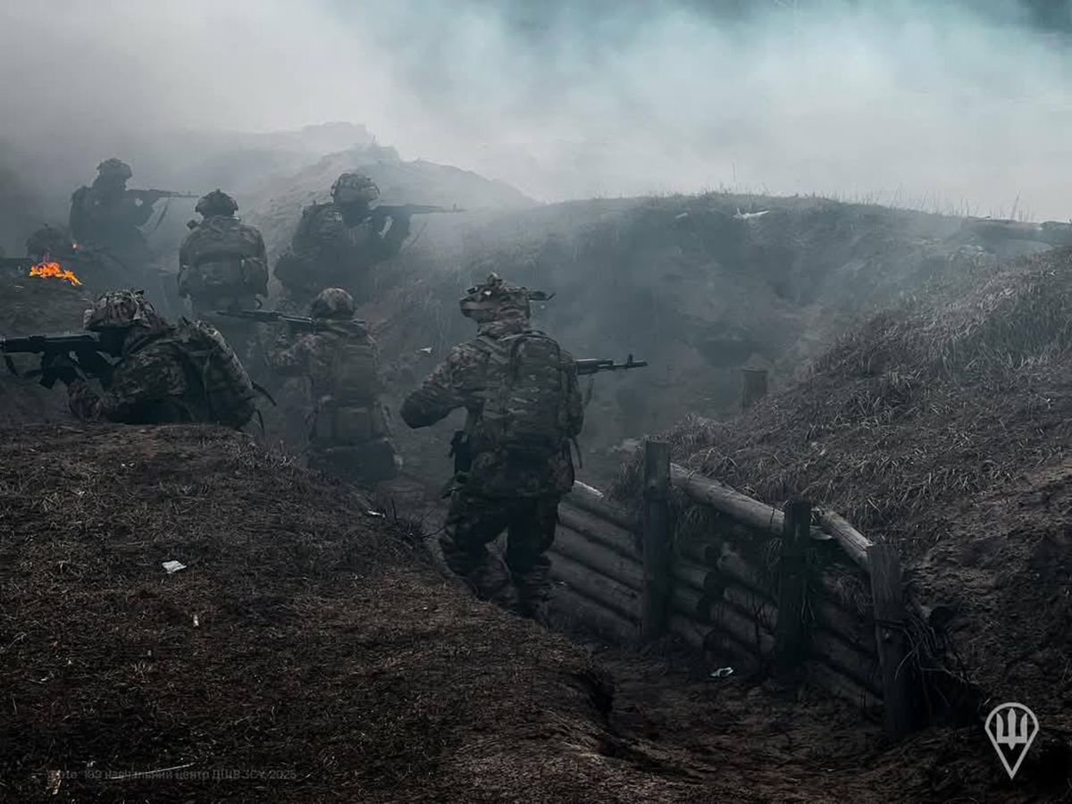 Украинские военные на фронте Украинские военные на фронте