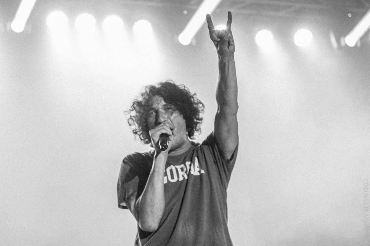 "Біль не стане менше": у 10-ті роковини загибелі донька Скрябіна відвідала могилу батька - Show24 "Біль не стане менше": у 10-ті роковини загибелі донька Скрябіна відвідала могилу батька - Show24