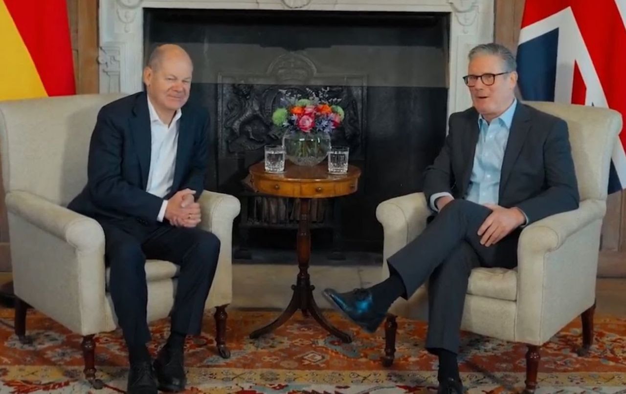 Стармер та Шольц обговорили ситуацію в Україні Стармер та Шольц обговорили ситуацію в Україні