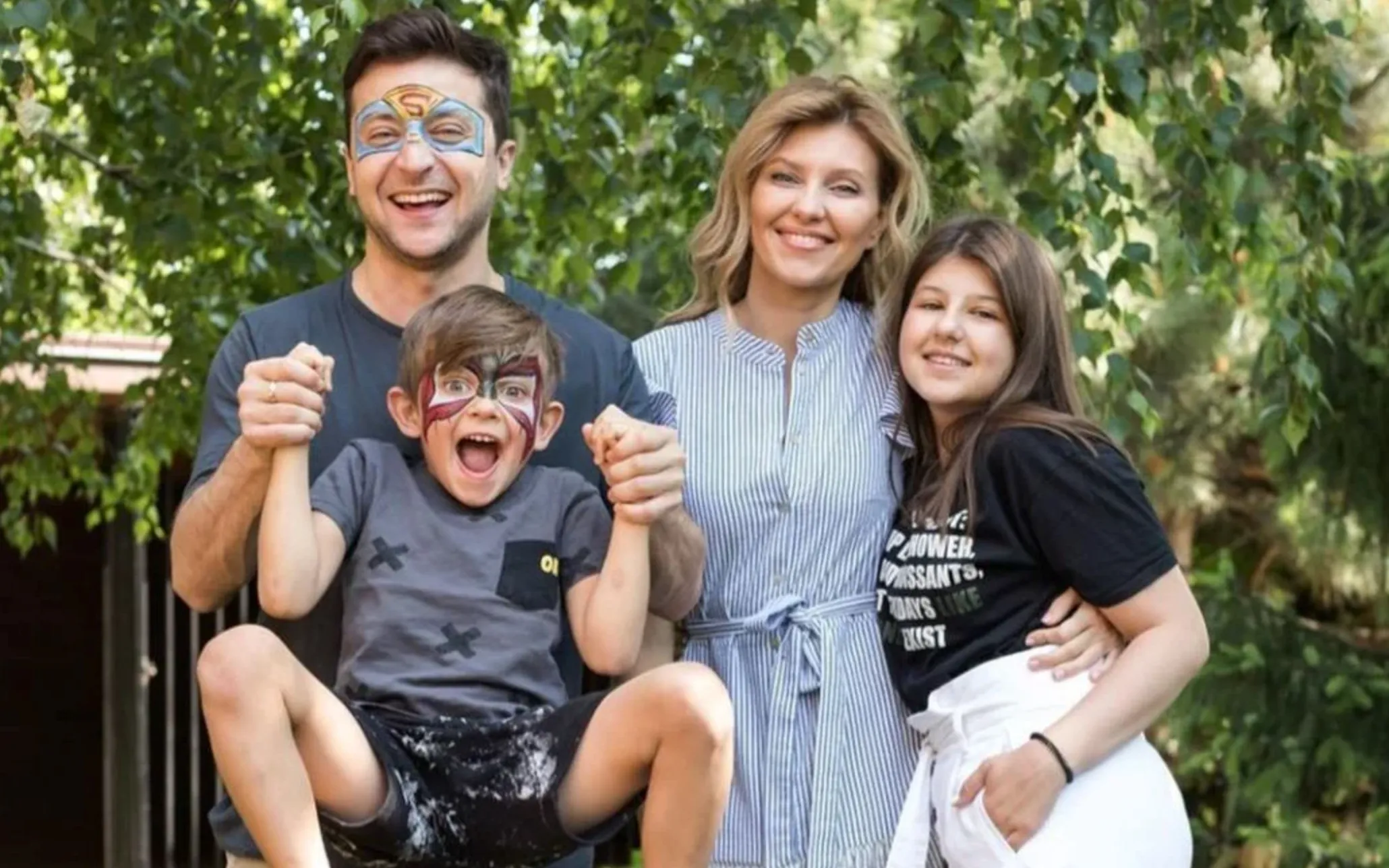 Олена Зеленська з родиною Олена Зеленська з родиною