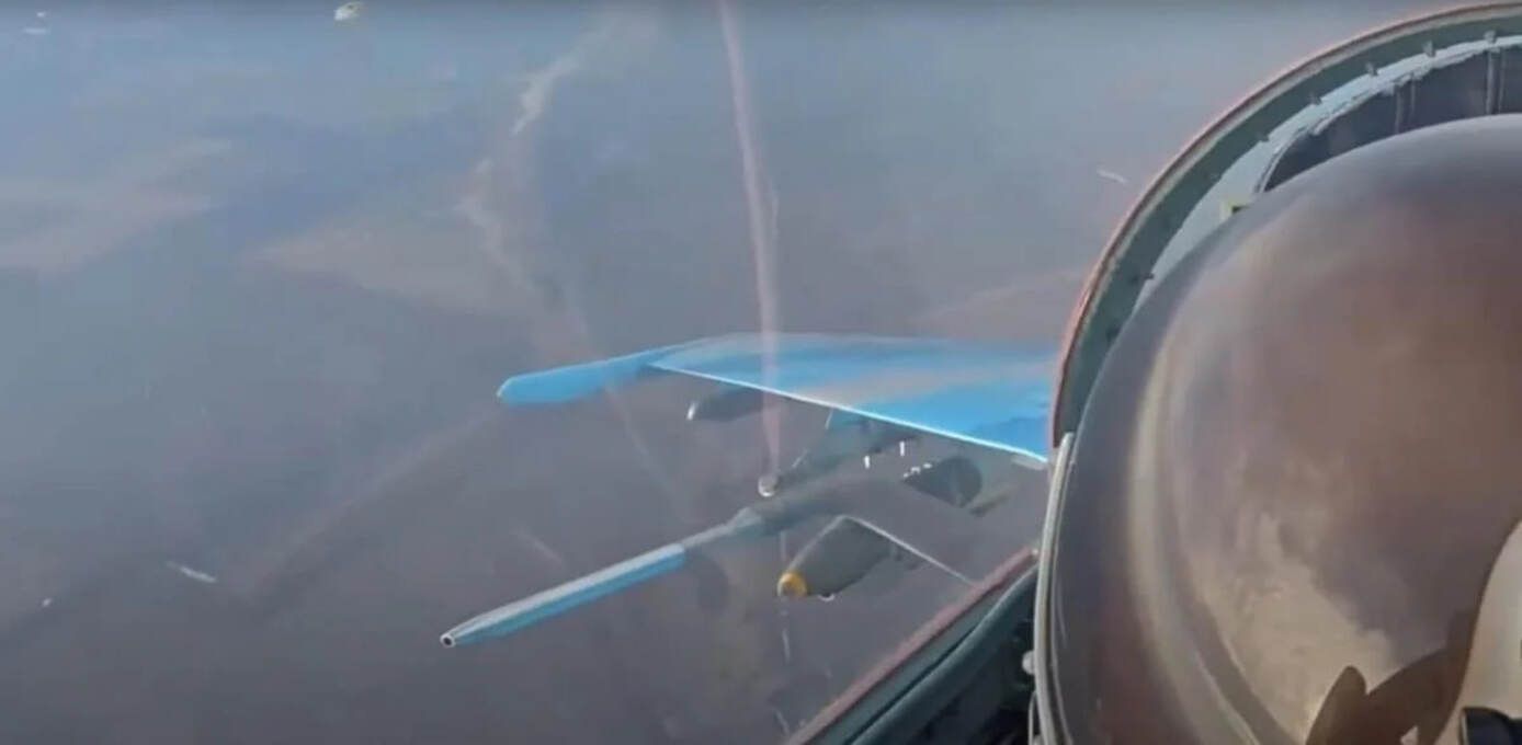 4 Українські Су-27 отримали нову 1 000-фунтову керовану авіабомбу - 24 Канал 4 Українські Су-27 отримали нову 1 000-фунтову керовану авіабомбу - 24 Канал