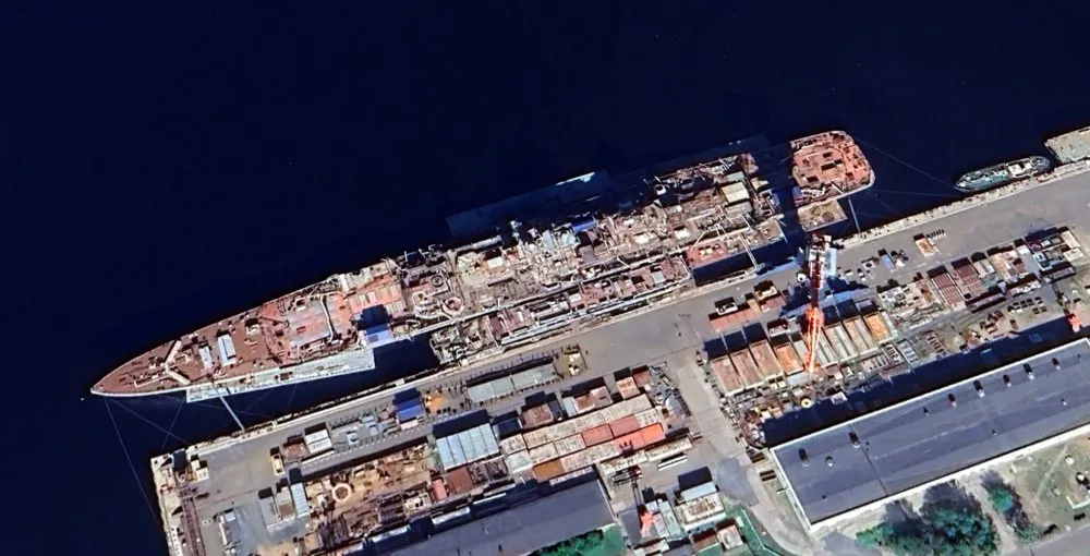 Адмирал Нахимов на спутниковом снимке Адмирал Нахимов на спутниковом снимке