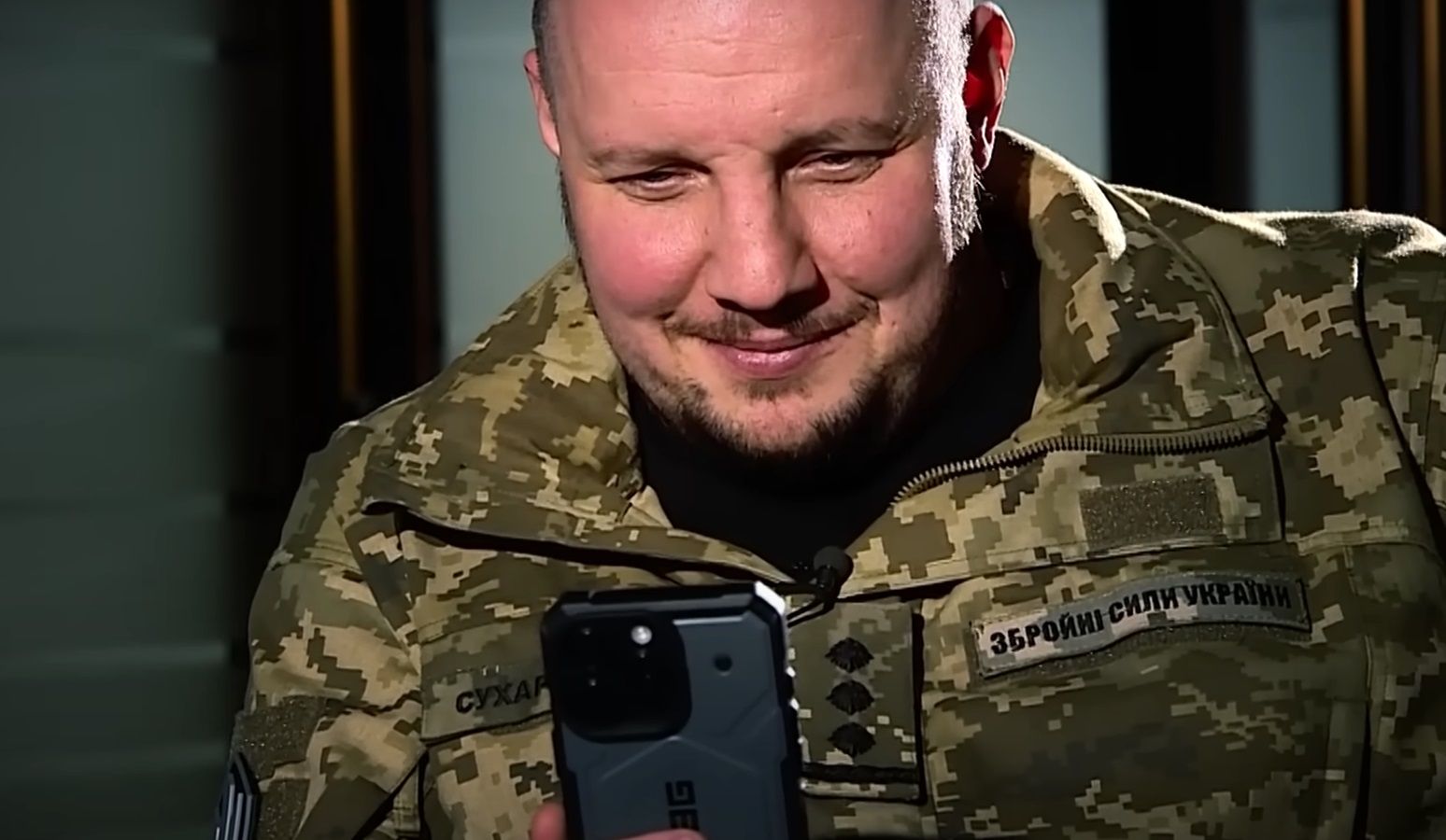 Під час інтерв'ю Сухаревському зателефонував син і розповів вірш: зворушливе відео - 24 Канал Під час інтерв'ю Сухаревському зателефонував син і розповів вірш: зворушливе відео - 24 Канал