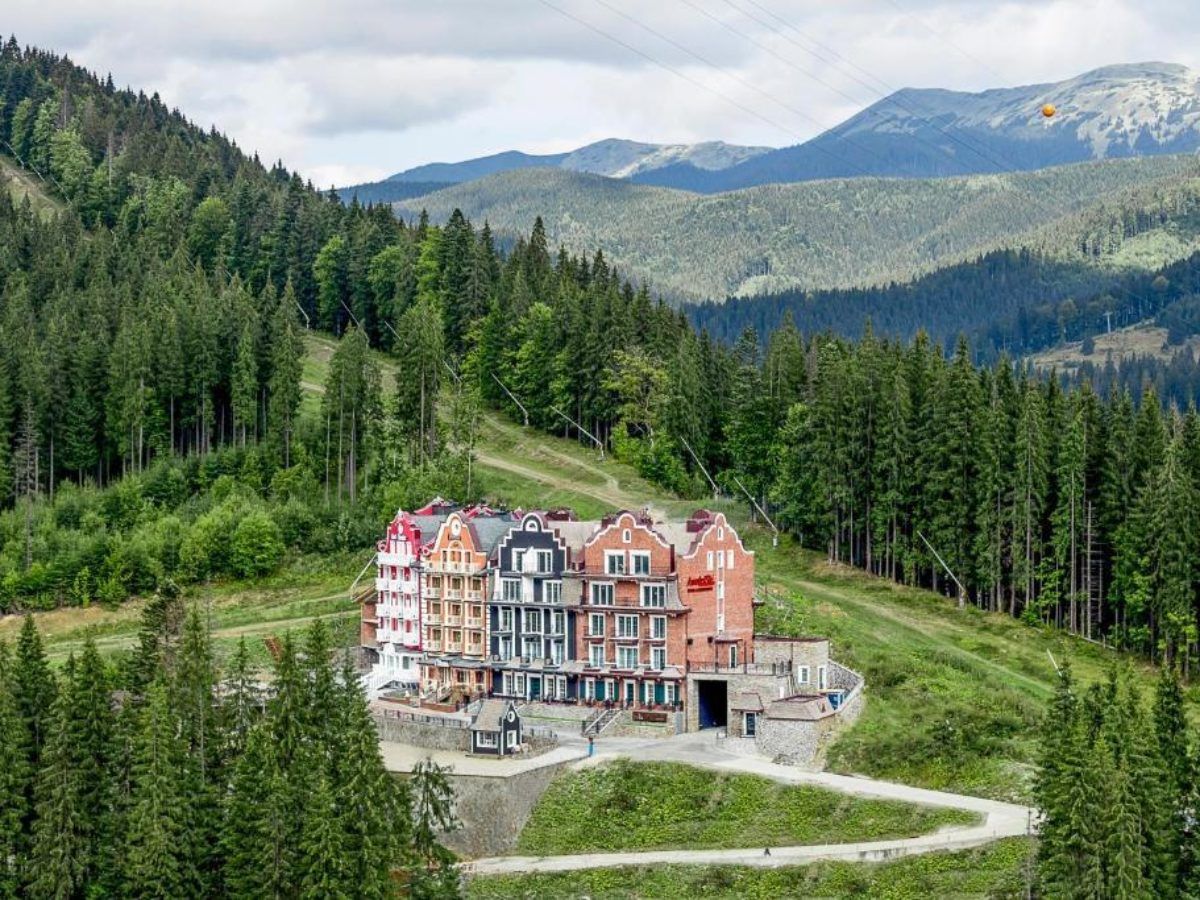 ВАКС национализирует отель в Буковеле: кому он принадлежал - Бизнес ВАКС национализирует отель в Буковеле: кому он принадлежал - Бизнес