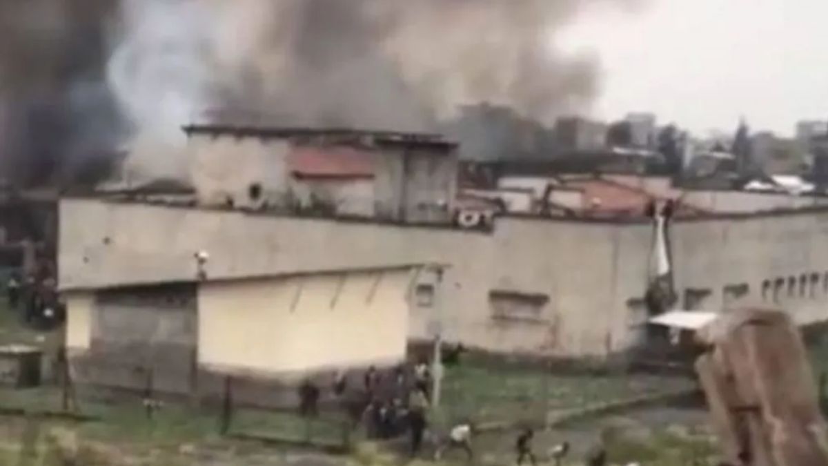 У Конго з в'язниці втекли кілька тисяч осіб У Конго з в'язниці втекли кілька тисяч осіб