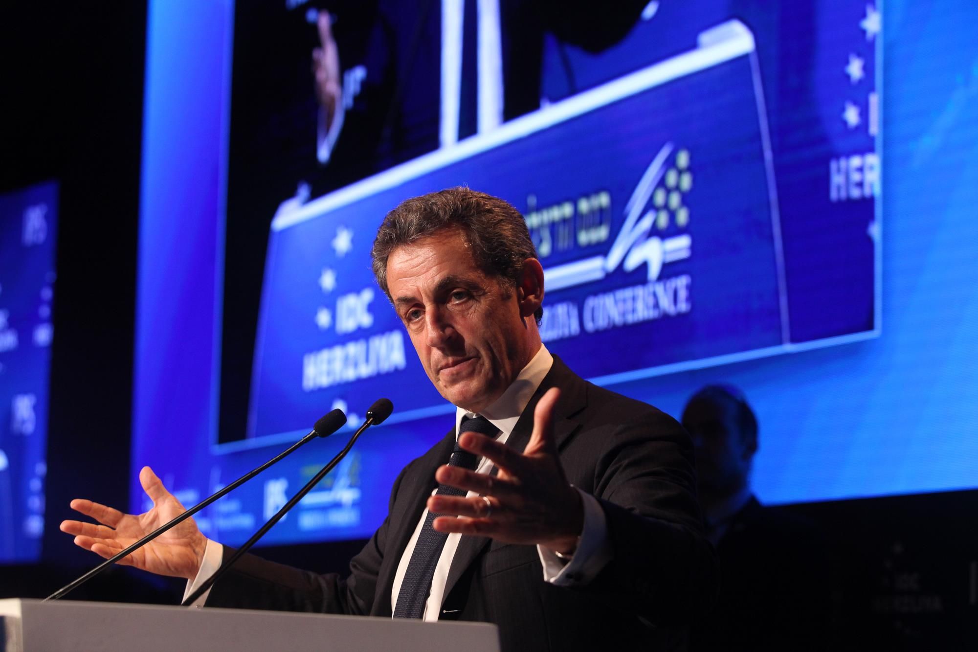 Саркозі носитиме електронний браслет Саркозі носитиме електронний браслет