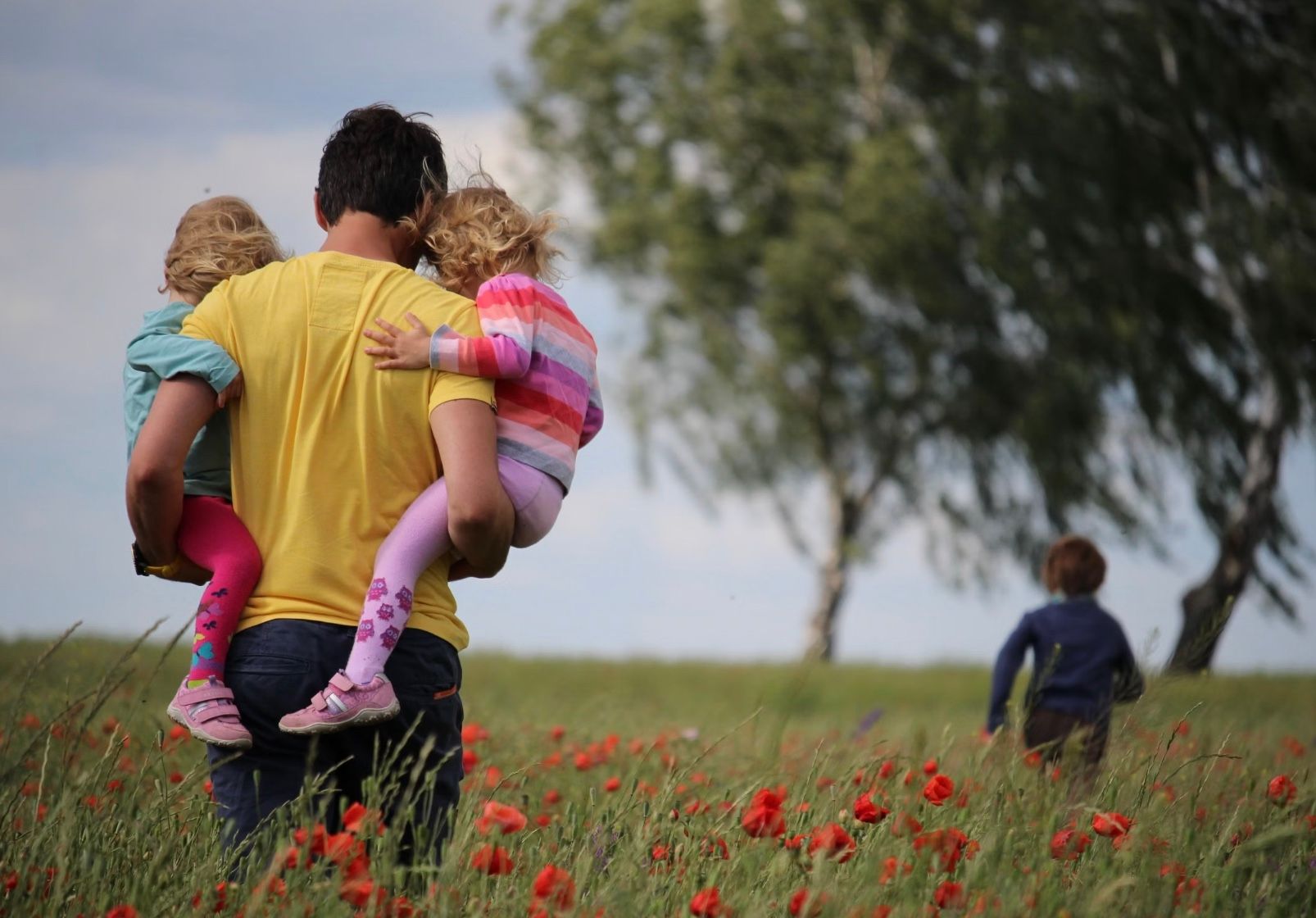 Может ли выехать за границу отец 3 детей Может ли выехать за границу отец 3 детей