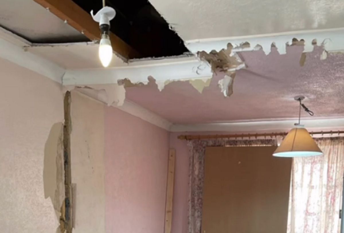 Пара поразила невероятным ремонтом в маленькой комнате Пара поразила невероятным ремонтом в маленькой комнате