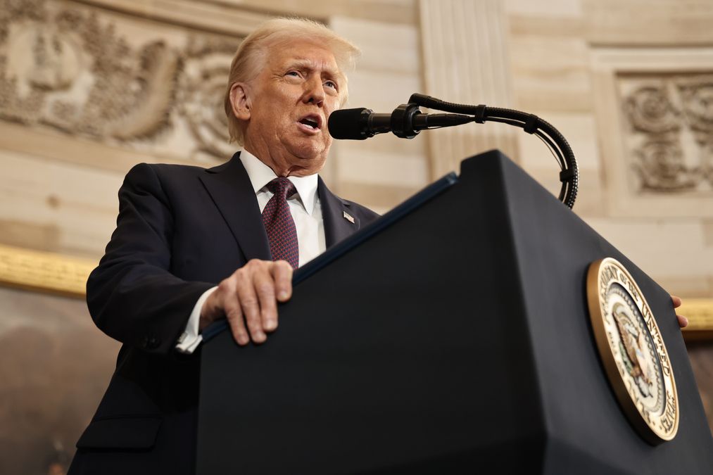 Трамп отказался вводить новые санкции против России