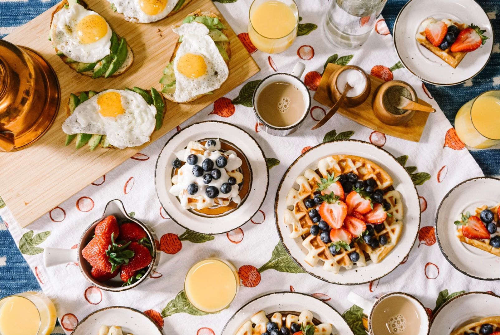 Завтрак на День Валентина - сладкая и соленая идея Завтрак на День Валентина - сладкая и соленая идея