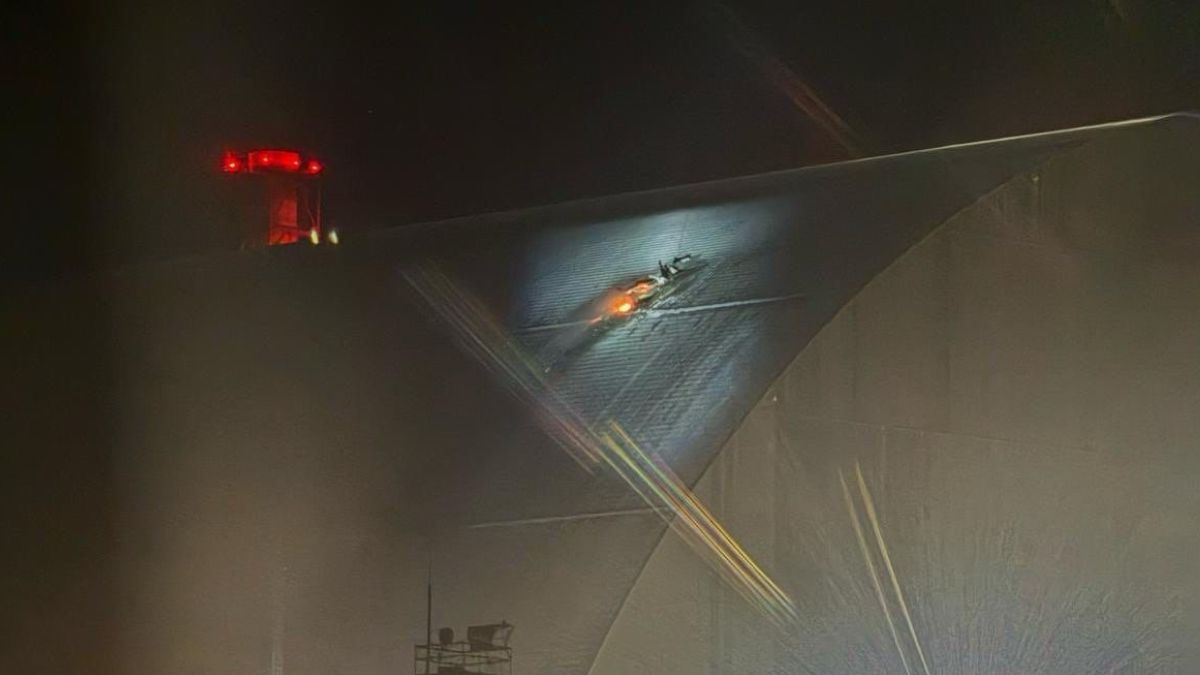 Безпілотник врізався в дах: у МАГАТЕ підтвердили атаку на Чорнобильську АЕС - 24 Канал Безпілотник врізався в дах: у МАГАТЕ підтвердили атаку на Чорнобильську АЕС - 24 Канал