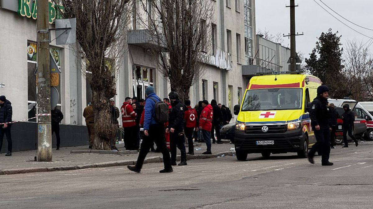 В Николаеве слышали взрывы В Николаеве слышали взрывы