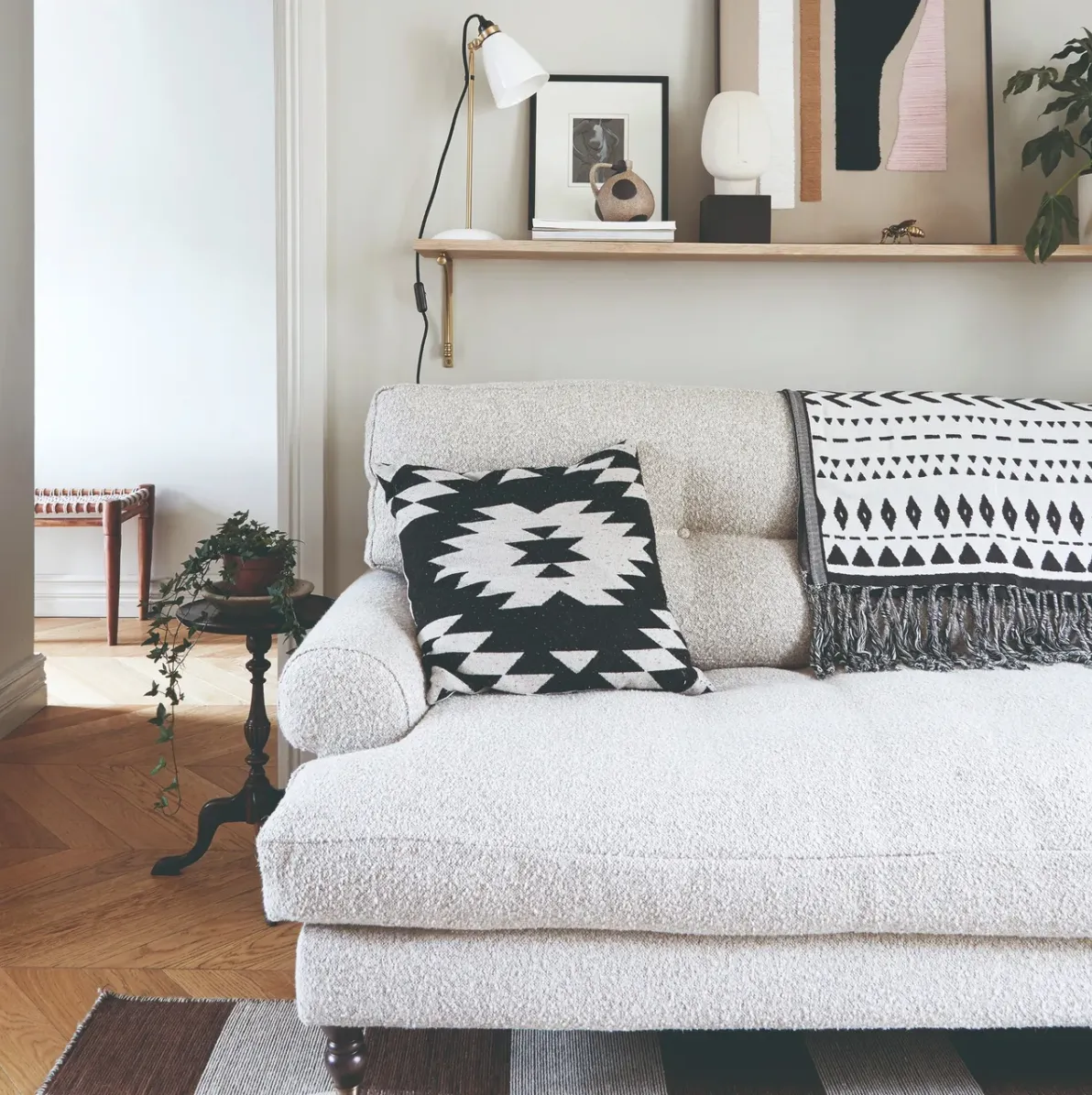 білий диван в інтер'єрі білий диван в інтер'єрі