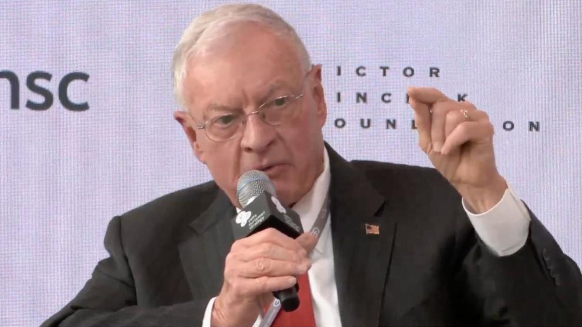 Кит Келлог на Мюнхенской конференции Кит Келлог на Мюнхенской конференции