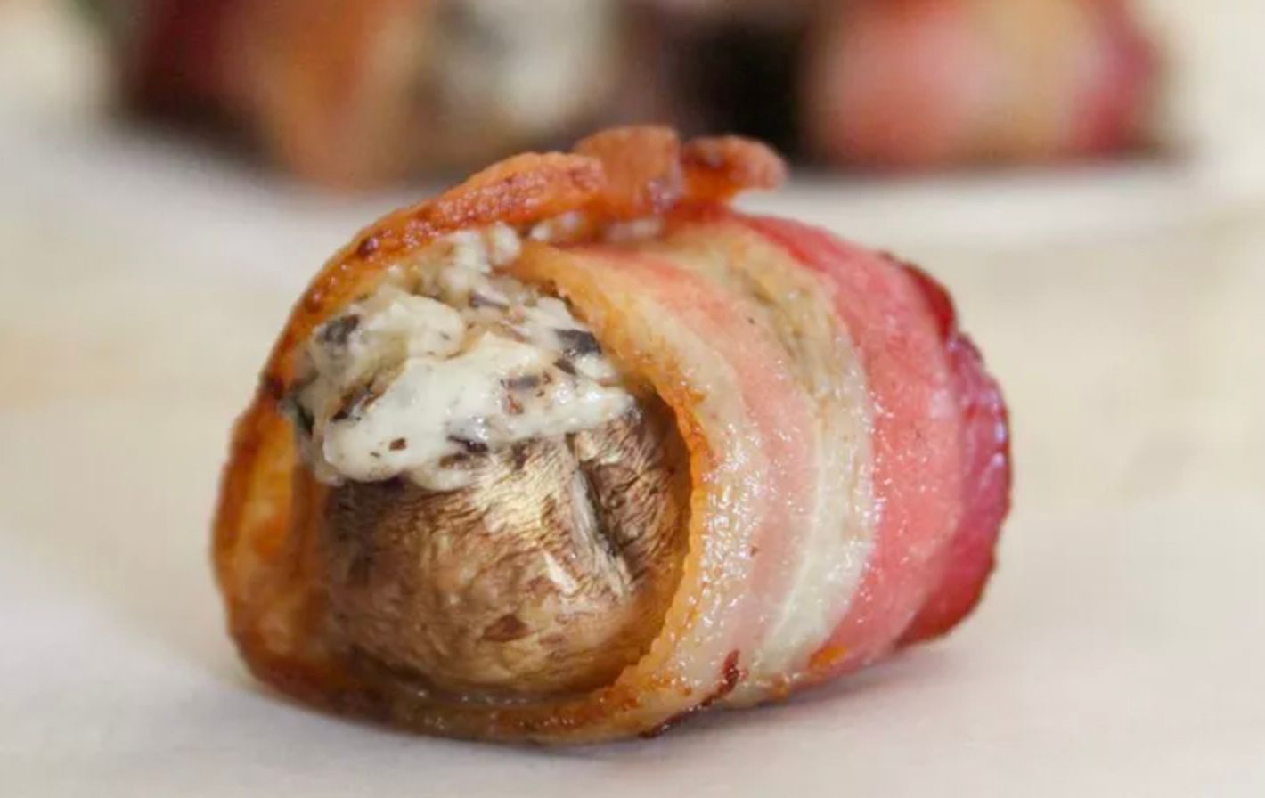 Фаршировані гриби в беконі Фаршировані гриби в беконі