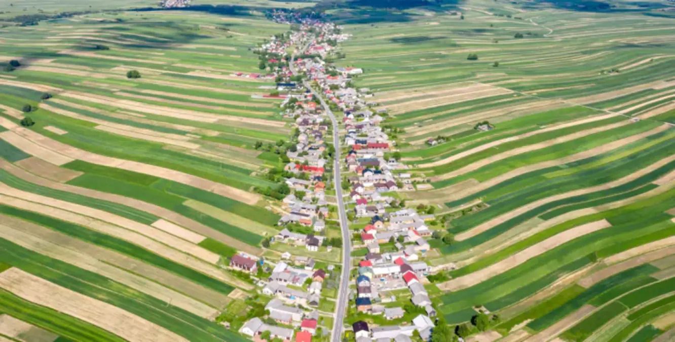 Село с одной улицей - где расположено это уникальное поселение - Недвижимость Село с одной улицей - где расположено это уникальное поселение - Недвижимость