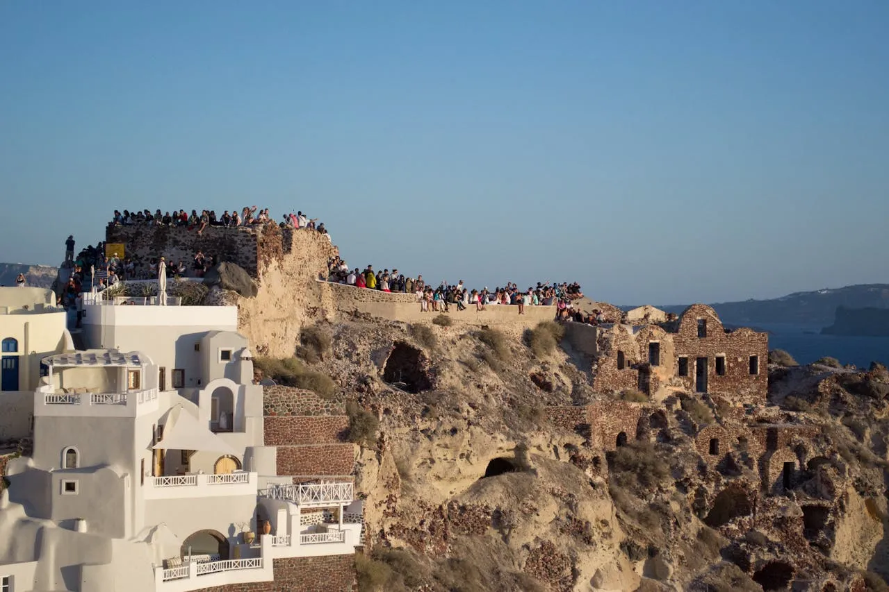 Туристы на Санторини Туристы на Санторини