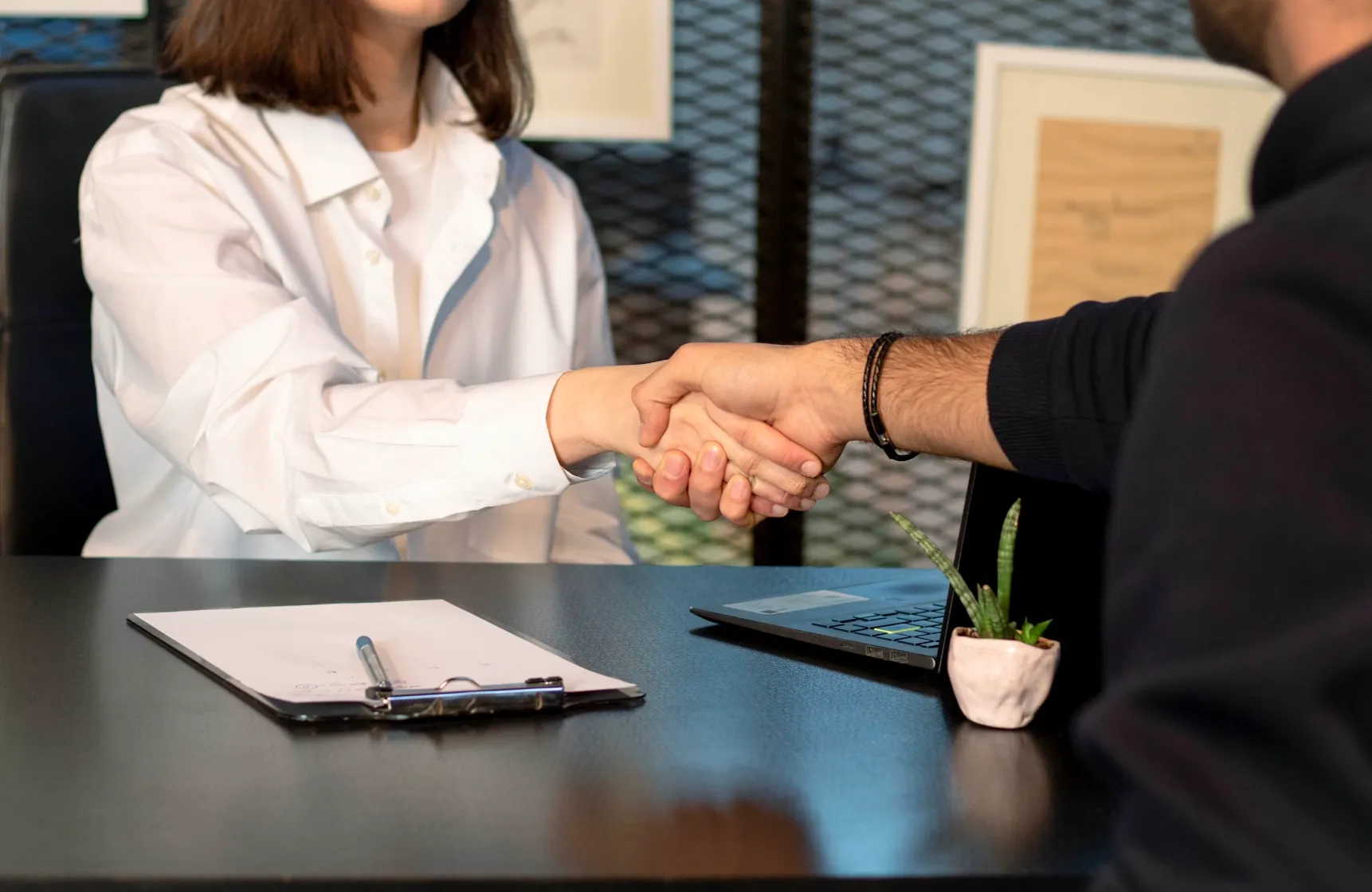 Использование поддельных документов приведут к депортации из Польши Использование поддельных документов приведут к депортации из Польши