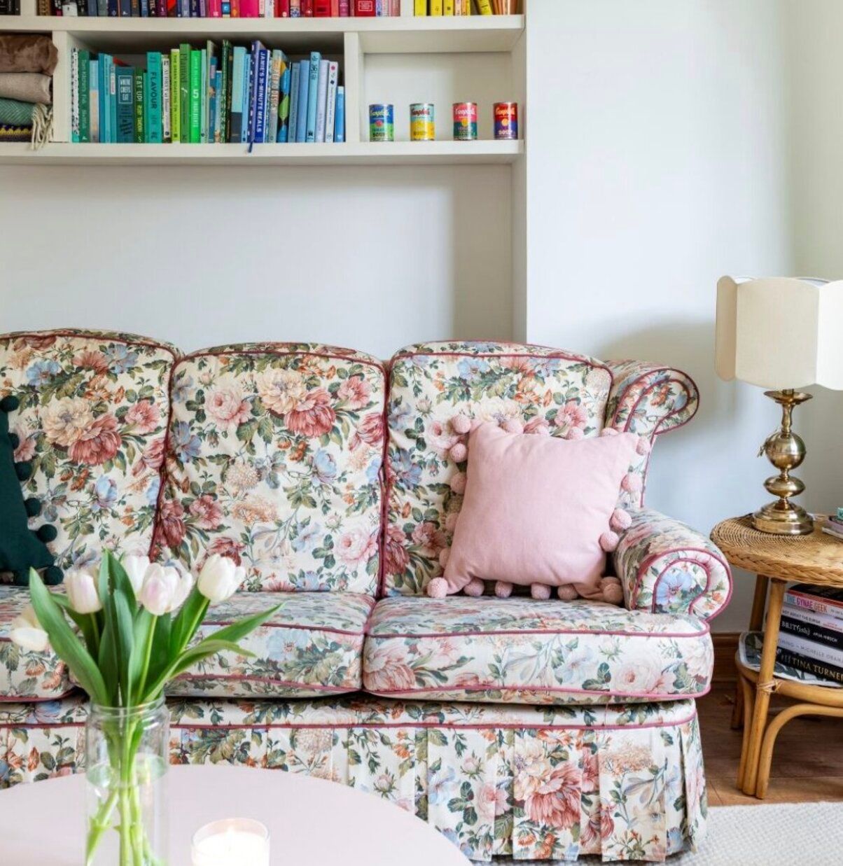 Квіткова оббивка на меблях повертається у моду в 2025 році Квіткова оббивка на меблях повертається у моду в 2025 році