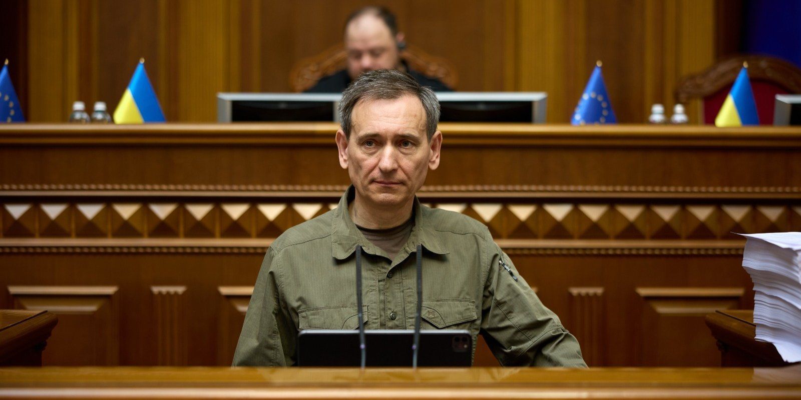 Смогут ли мужчины выезжать за границу после отмены военного положения Смогут ли мужчины выезжать за границу после отмены военного положения