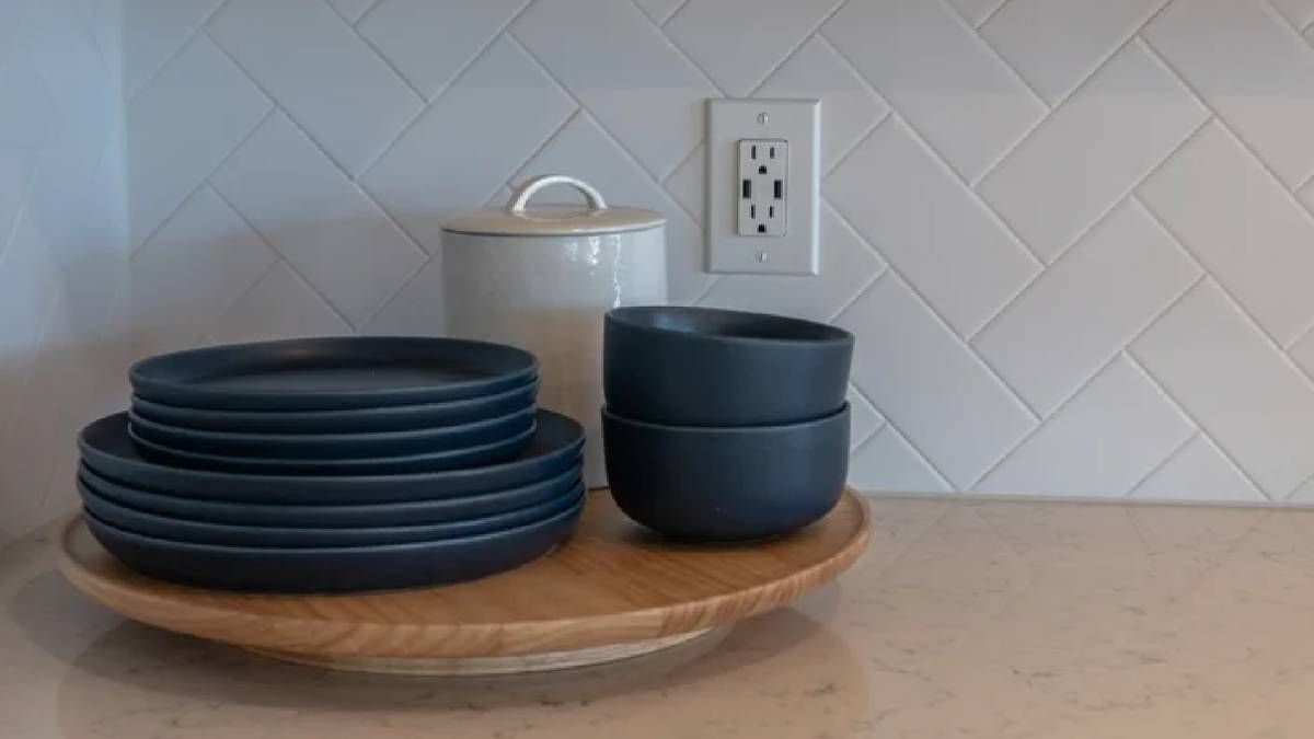 Лінива Сьюзен – корисна річ у кожній оселі Лінива Сьюзен – корисна річ у кожній оселі