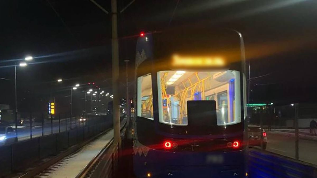 У Києві трамвай збив чоловіка У Києві трамвай збив чоловіка