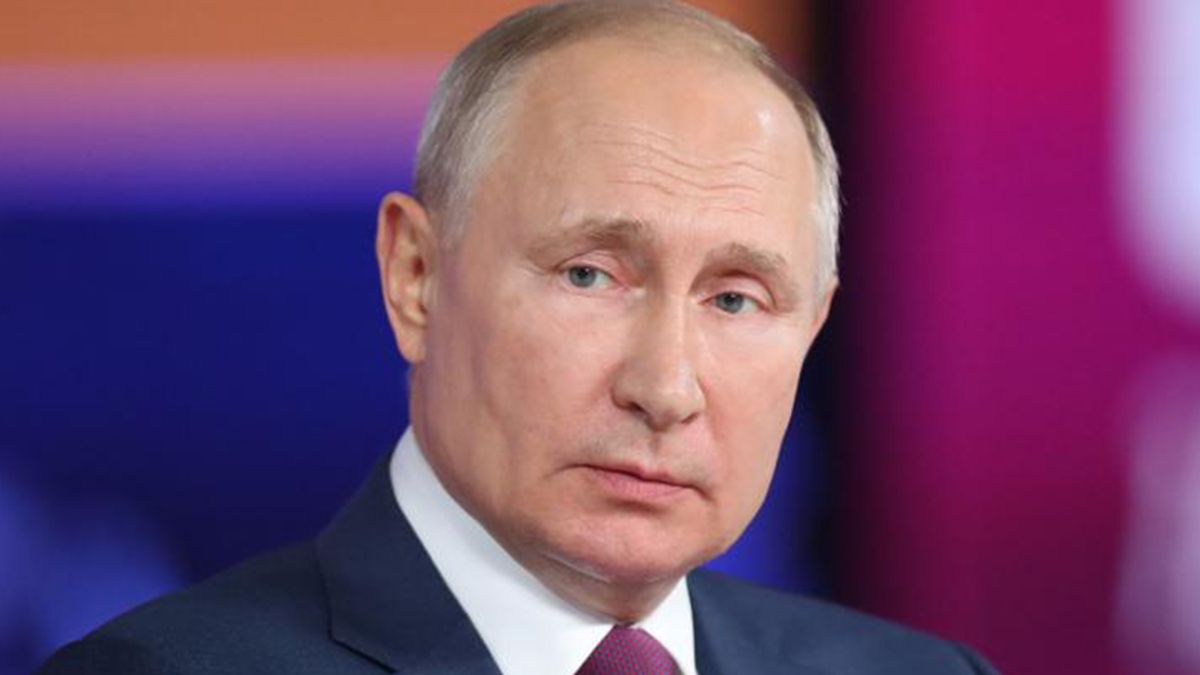 Путин говорит, что Зеленский "уклоняется" от переговоров Путин говорит, что Зеленский "уклоняется" от переговоров