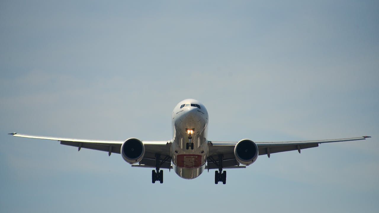 Літак в небі Літак в небі