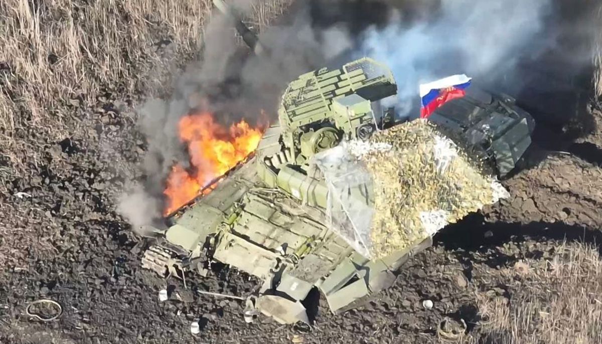 ВСУ уничтожили колонну техники на Харьковщине ВСУ уничтожили колонну техники на Харьковщине