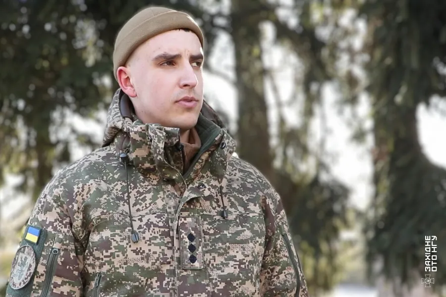 Офіцер Артем Довгалюк Офіцер Артем Довгалюк