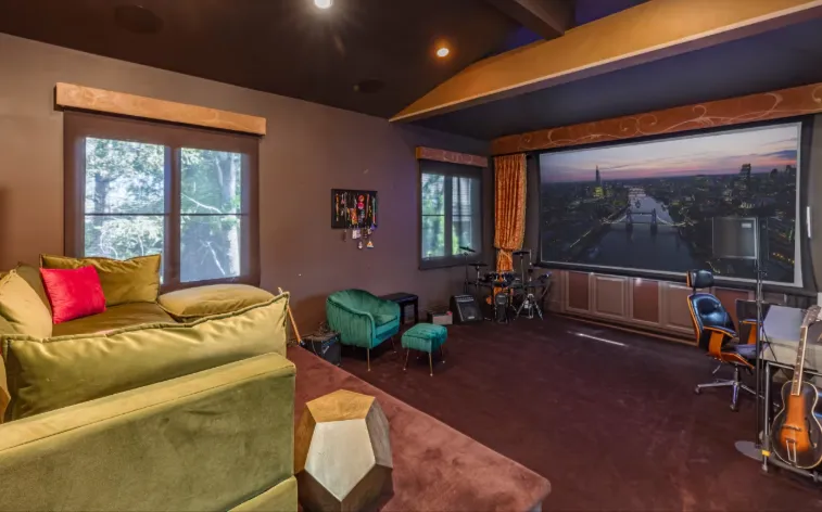 музыкальная студия в доме бритни спирс музыкальная студия в доме бритни спирс