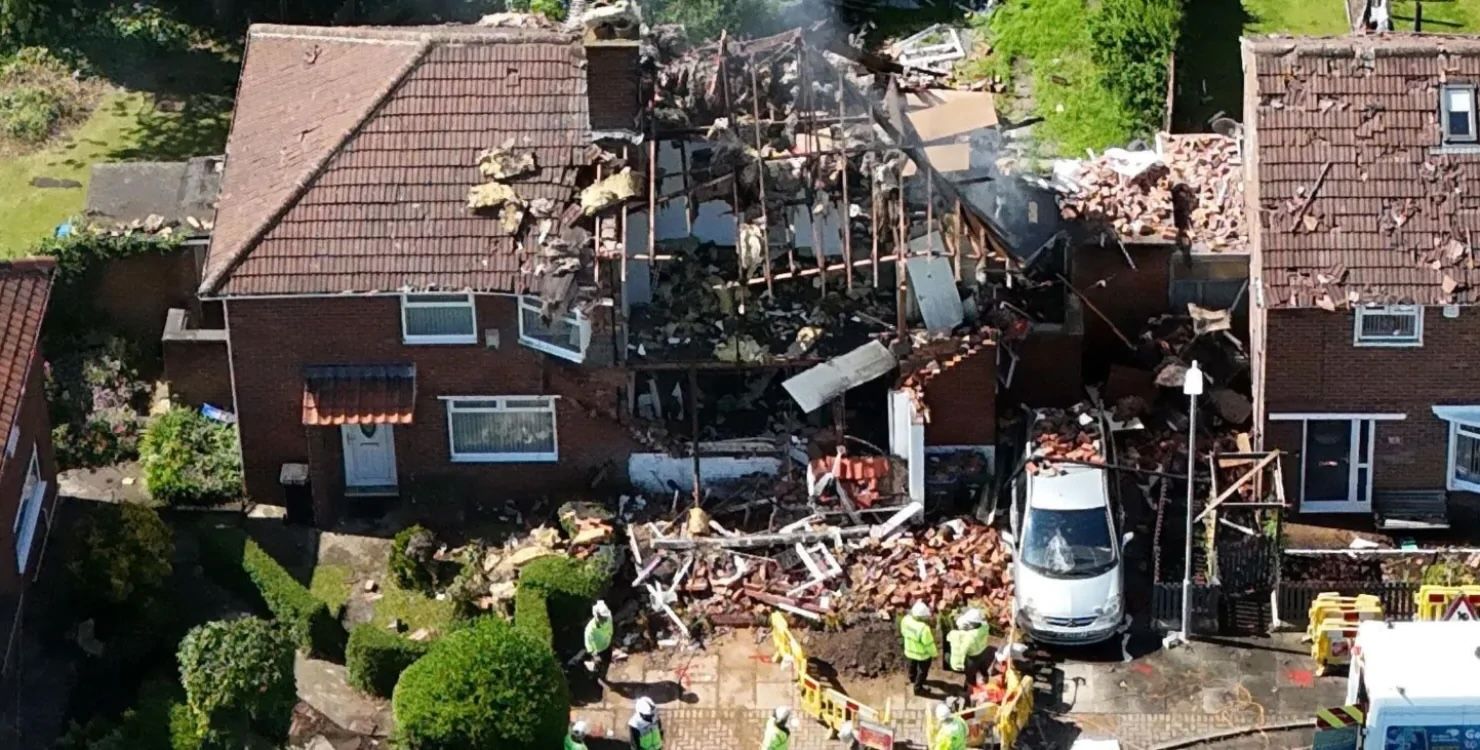 Мужчина взорвал свой дом Мужчина взорвал свой дом