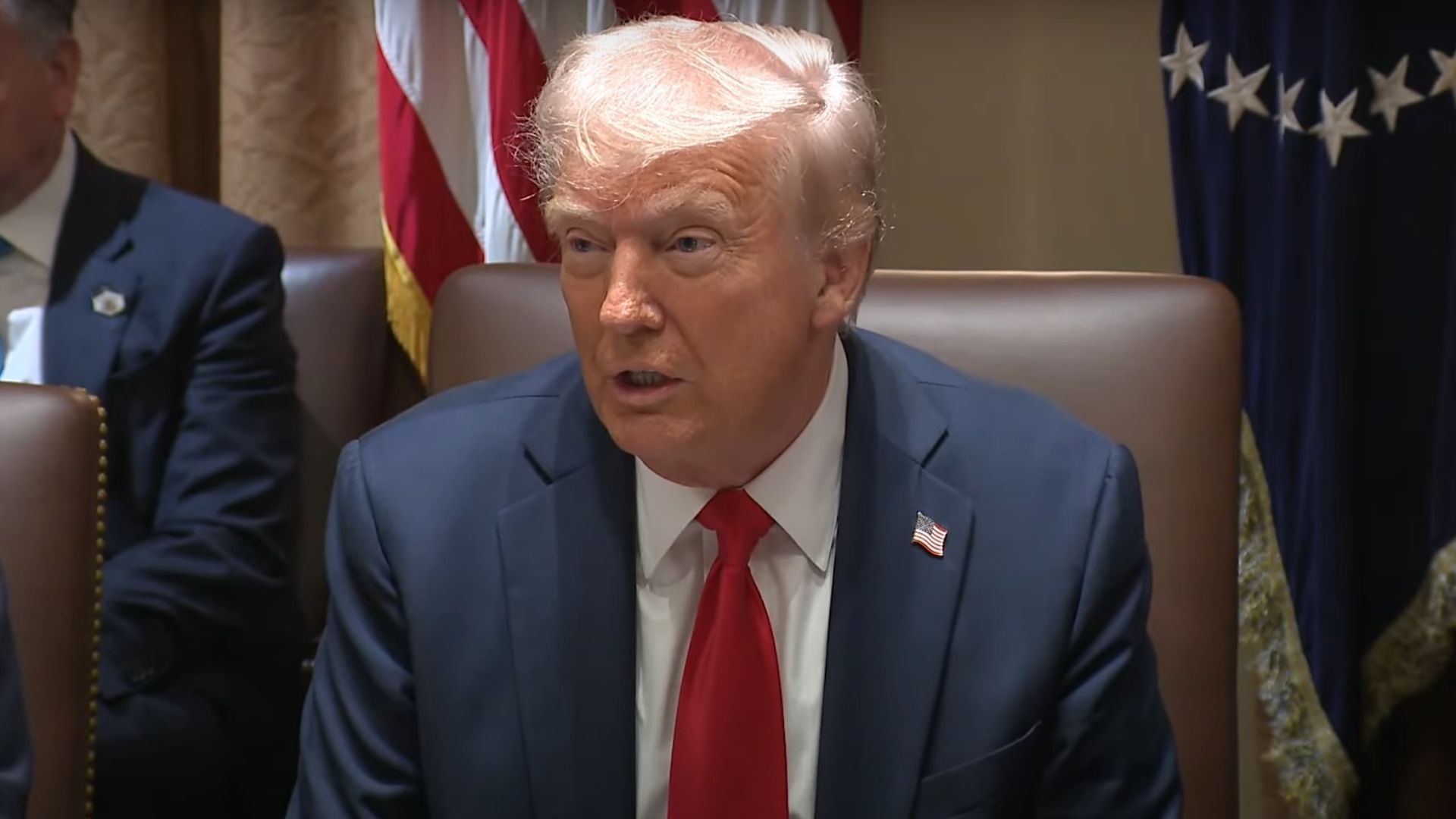 Президент Трамп провел первое заседание Кабинета министров США Президент Трамп провел первое заседание Кабинета министров США