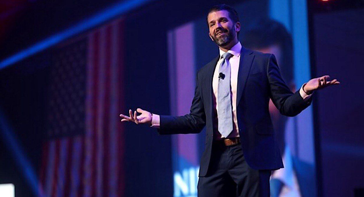 У мережі поширили фейк із сином Трампа У мережі поширили фейк із сином Трампа