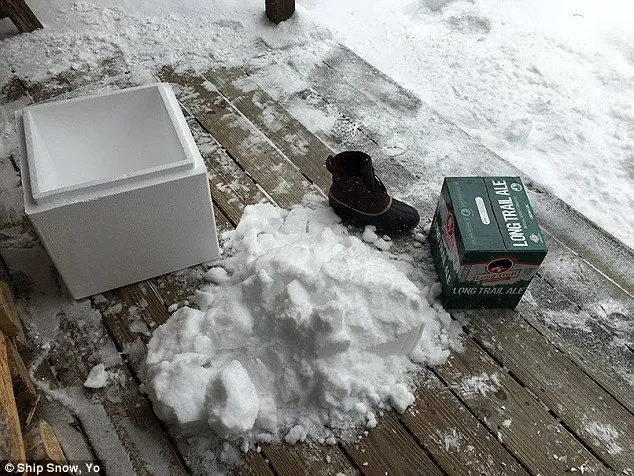 Коробка и снег Коробка и снег